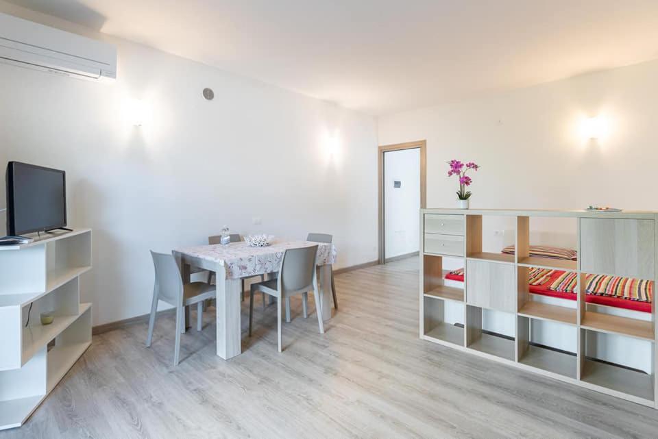 Agriturismo Le Dase Apartment มัลเชซิเน ภายนอก รูปภาพ